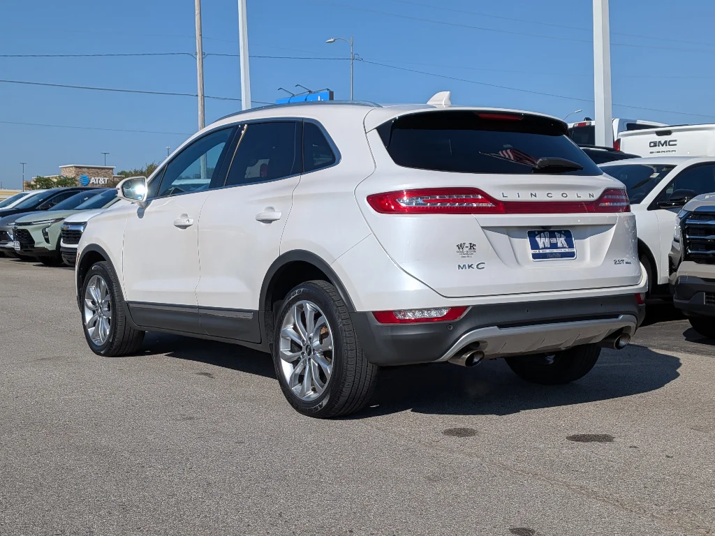 Used 2017 White Platinum Metallic Tri-Coat Lincoln Select image 8