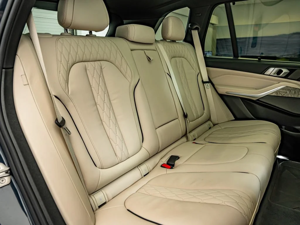 Used 2019 Arctic Gray Metallic BMW xDrive40i image 39