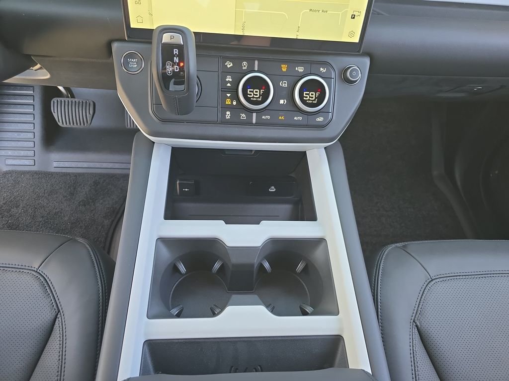 New 2026 Santorini Black Land Rover X-Dynamic SE image 25