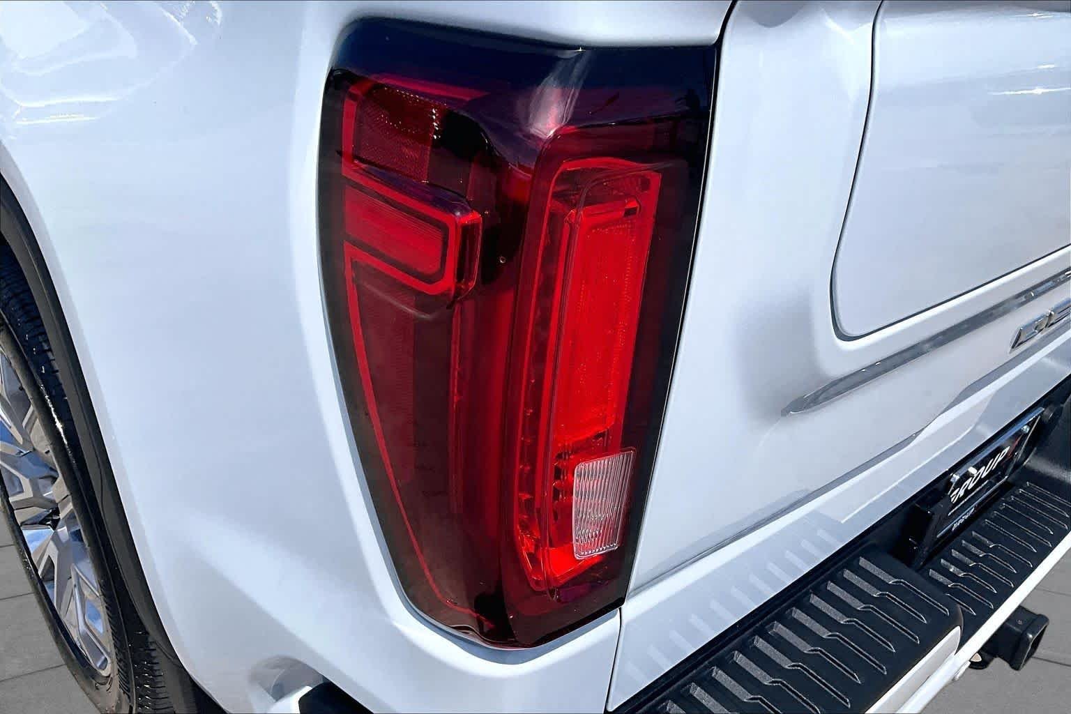 Used 2026 Glacier White Tricoat GMC Denali image 29