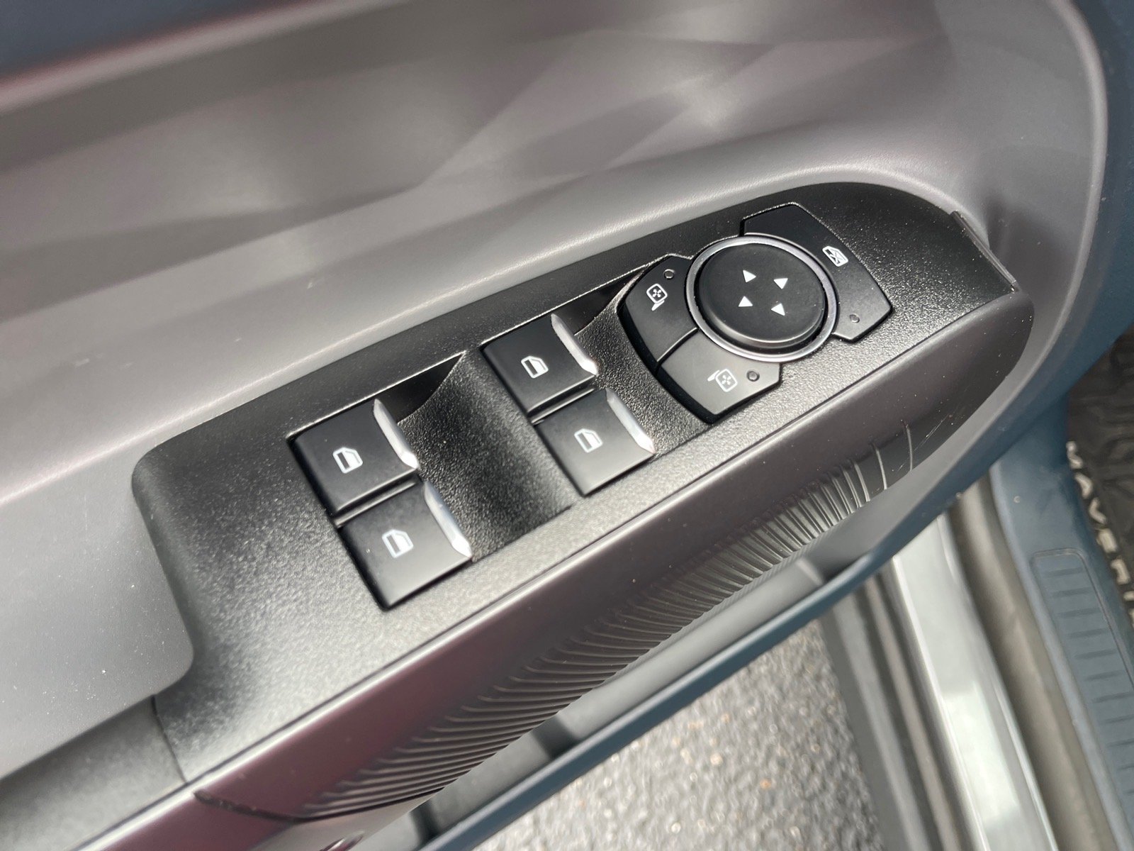 Used 2025 Carbonized Gray Metallic Ford XLT image 8