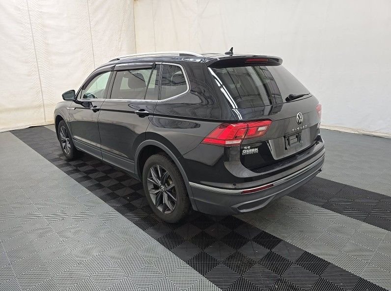 Used 2022 Deep Black Volkswagen 2.0T SE image 4