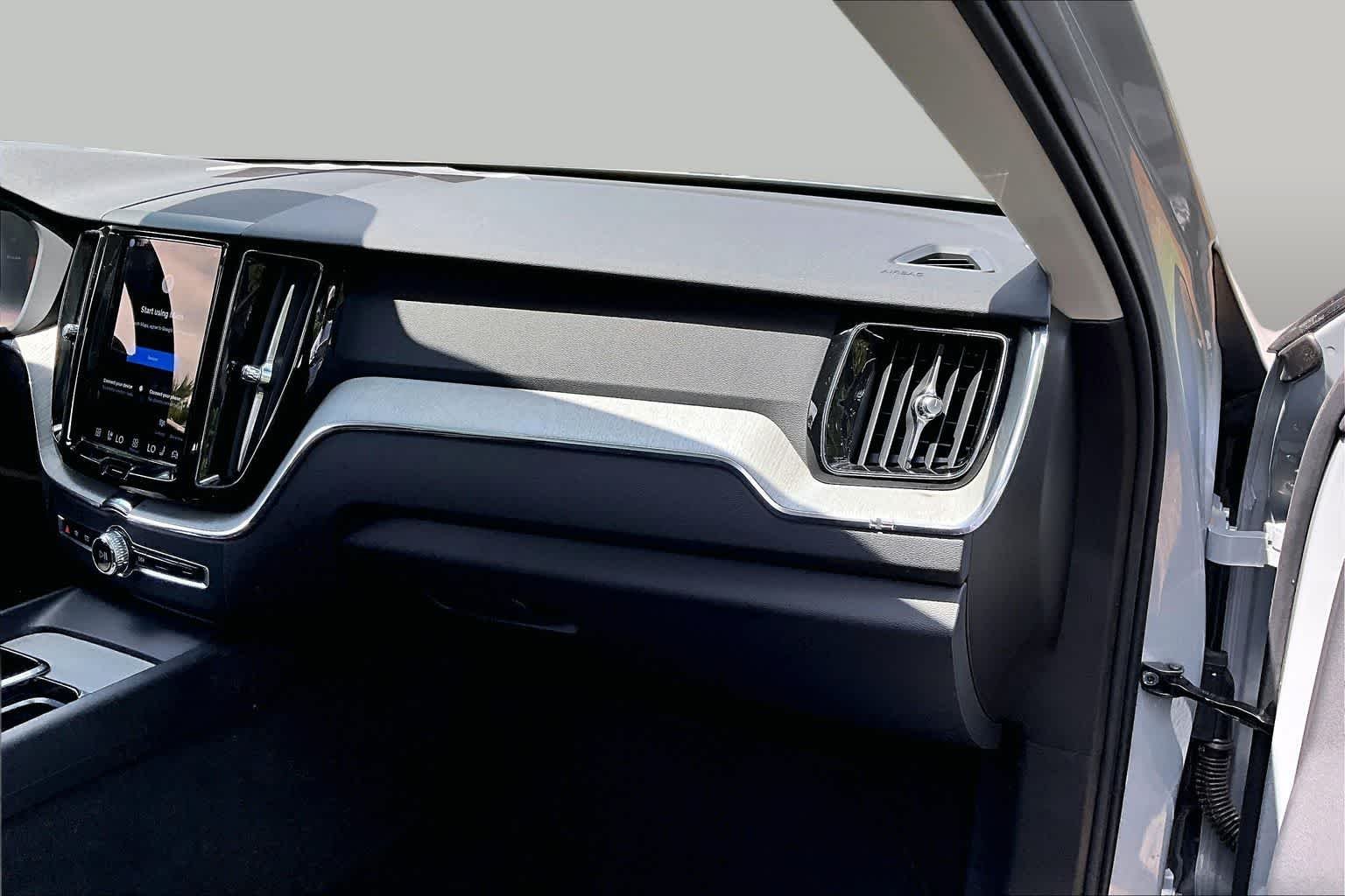 Used 2025 Vapour Grey Metallic Volvo Plus image 19