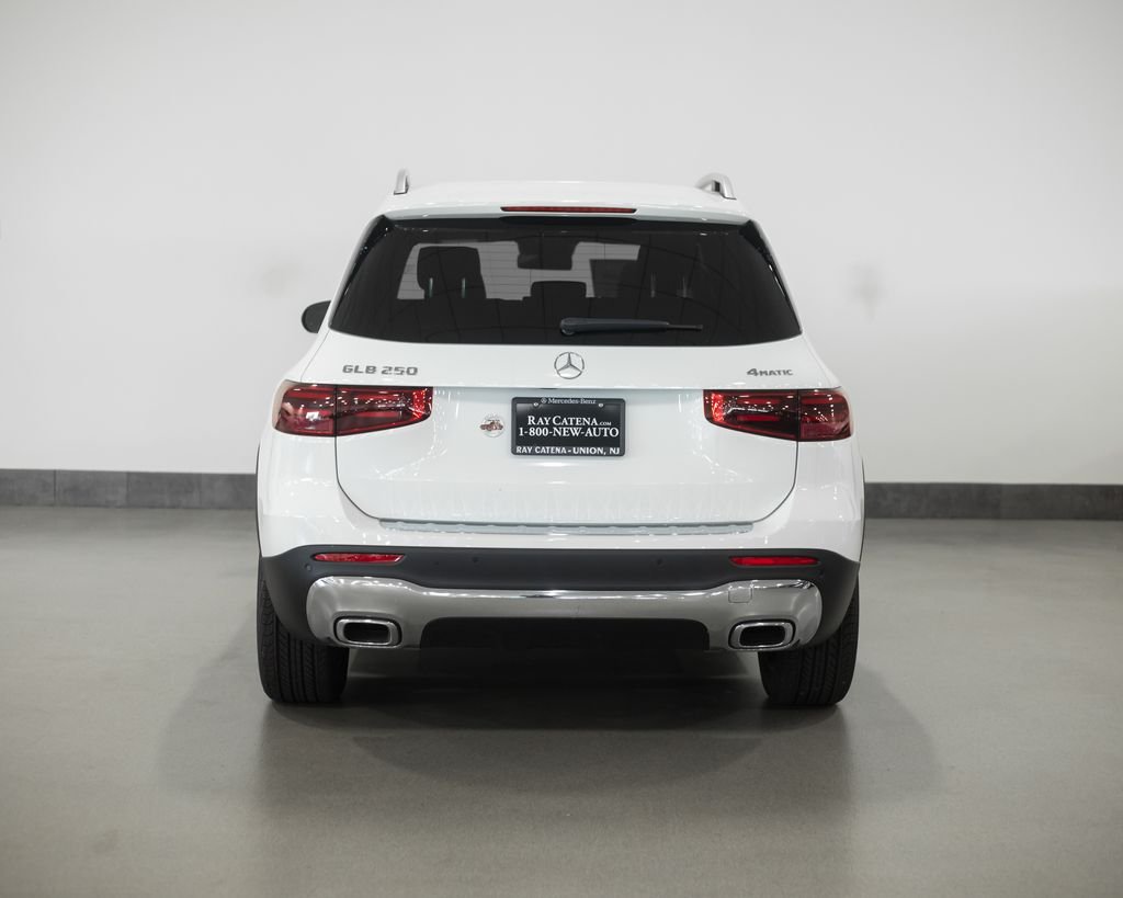 New 2026 Polar White Mercedes-Benz GLB 250 image 11