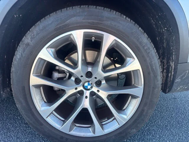 Used 2026 Gray BMW sDrive40i image 10