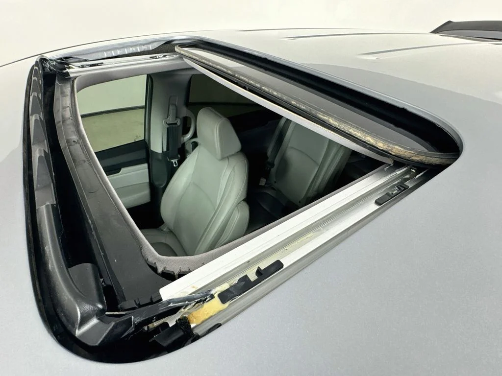 Certified Used 2019 Silver Honda EX-L image 28