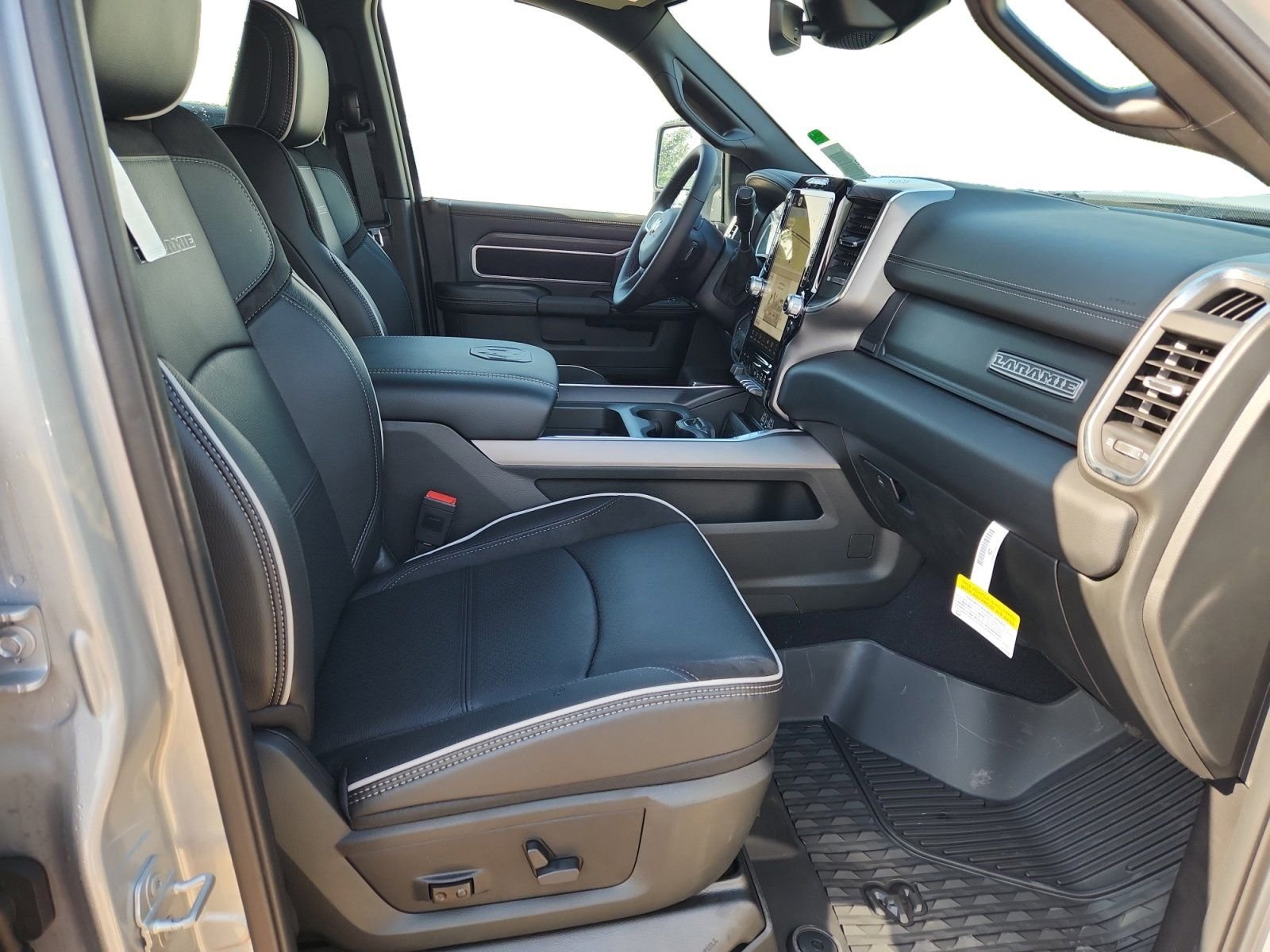 New 2026 Silver-Zynith Exterior Paint RAM Laramie image 24