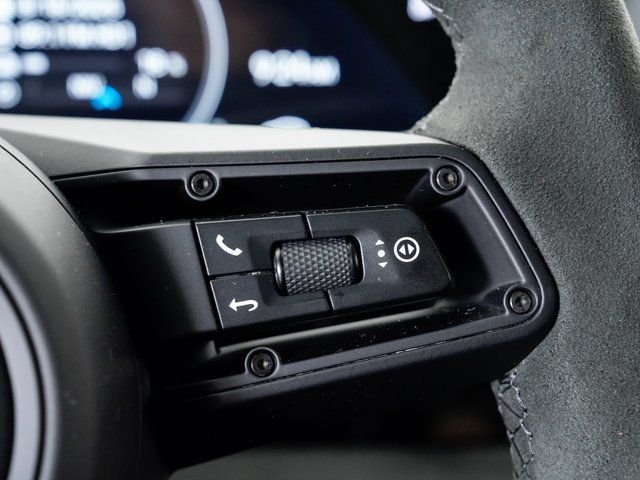 2025 Porsche Taycan GTS - Photo 17