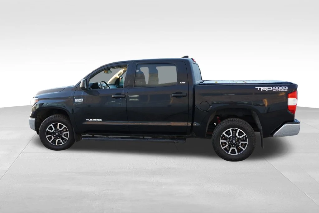 Used 2021 Midnight Black Metallic Toyota SR5 image 9