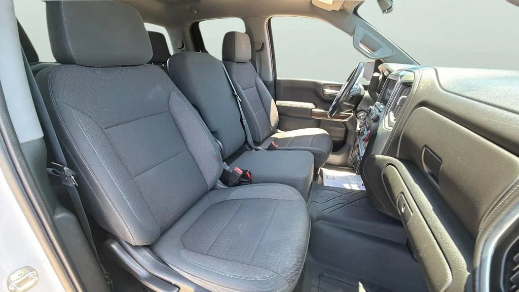 Used 2020 SUMMIT WHITE Chevrolet LT image 33