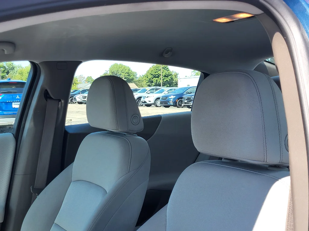 Used 2025 Lakeshore Blue Metallic Chevrolet LT image 22