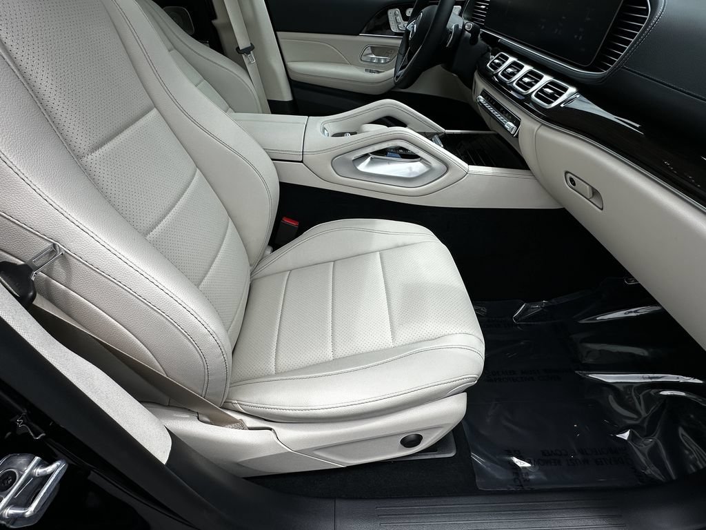 New 2026 Black Mercedes-Benz GLS 450 image 52