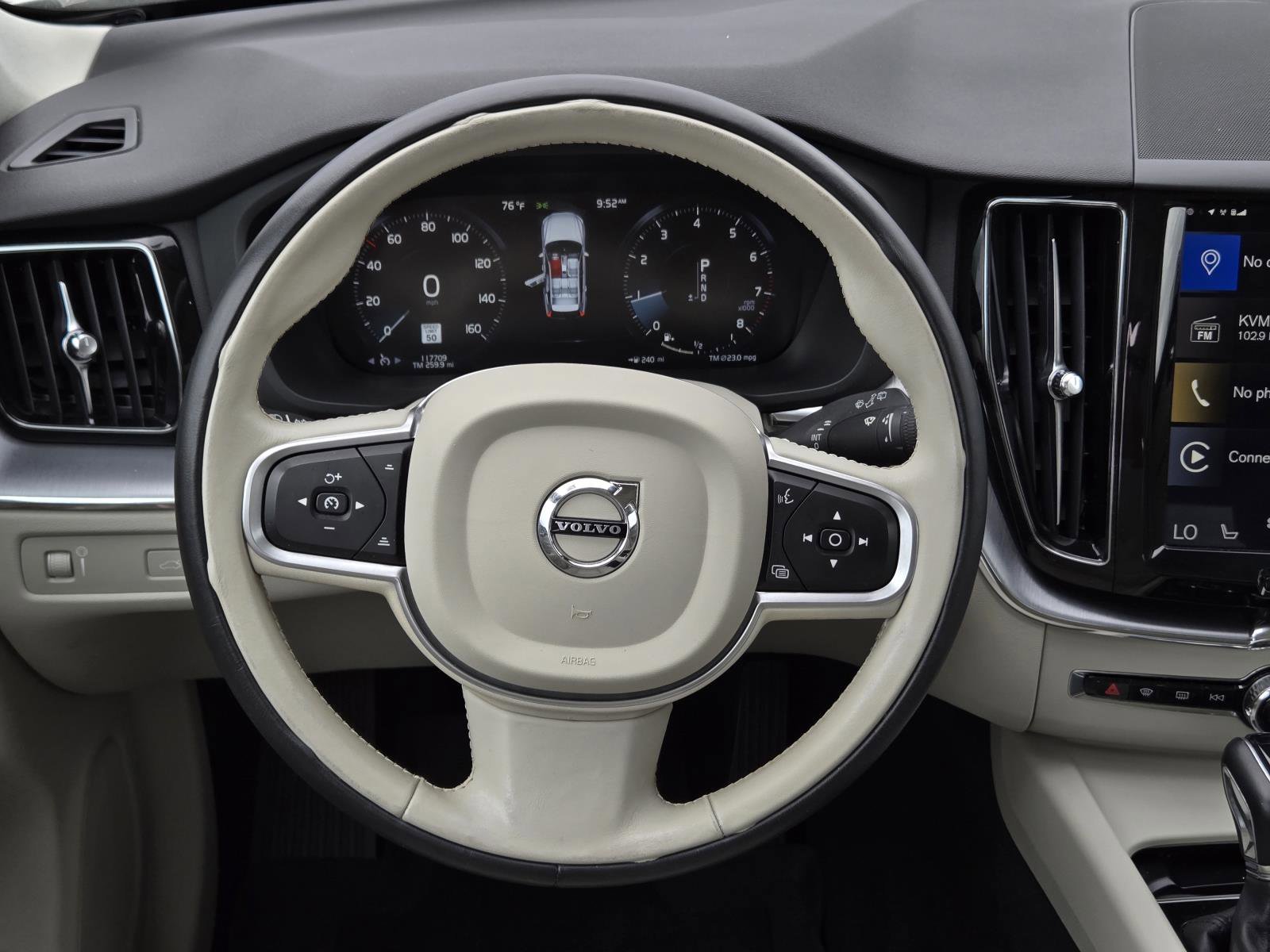 Used 2020 Crystal White Volvo Momentum image 36