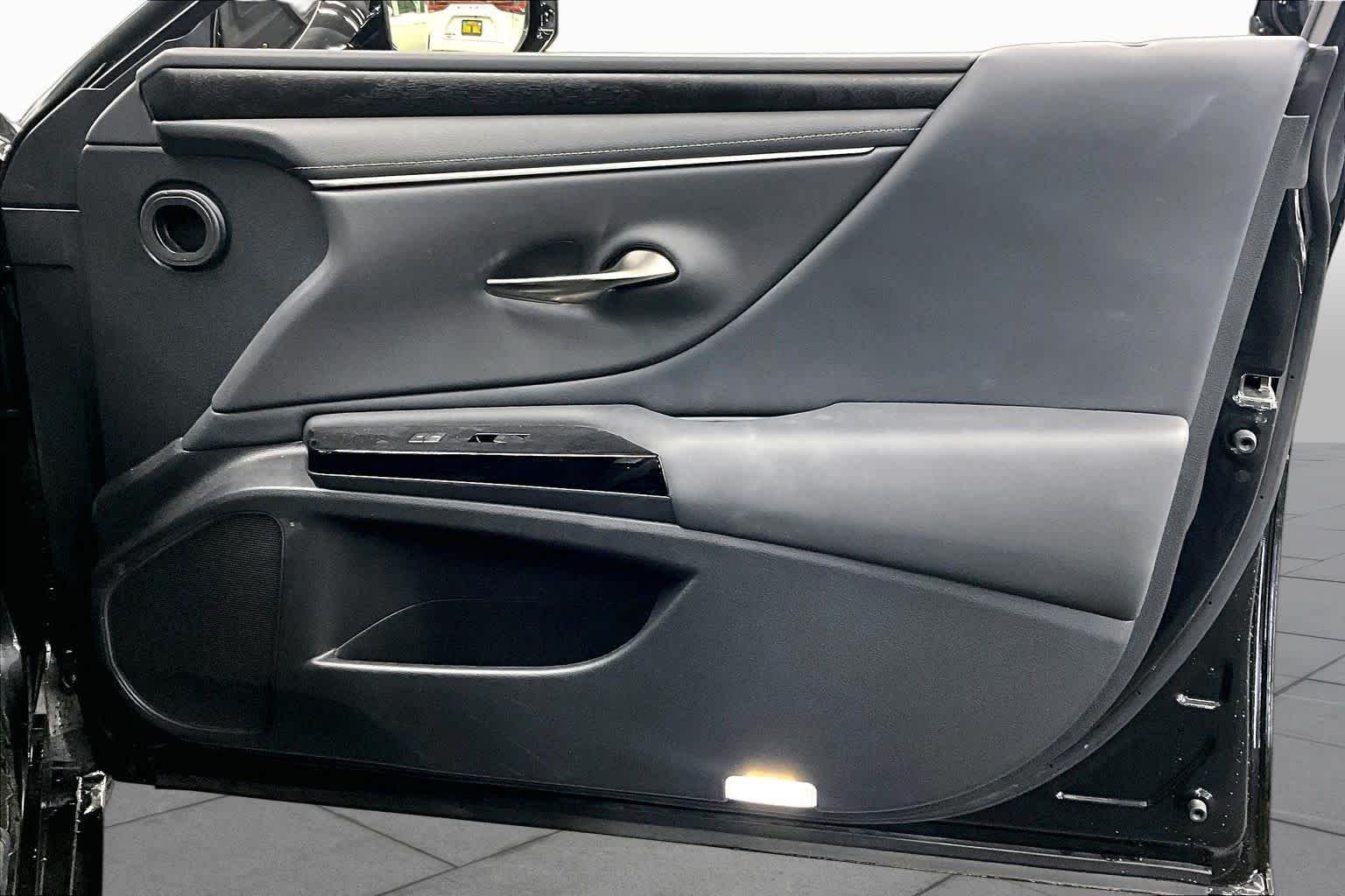 Certified Used 2025 Caviar Lexus  image 23
