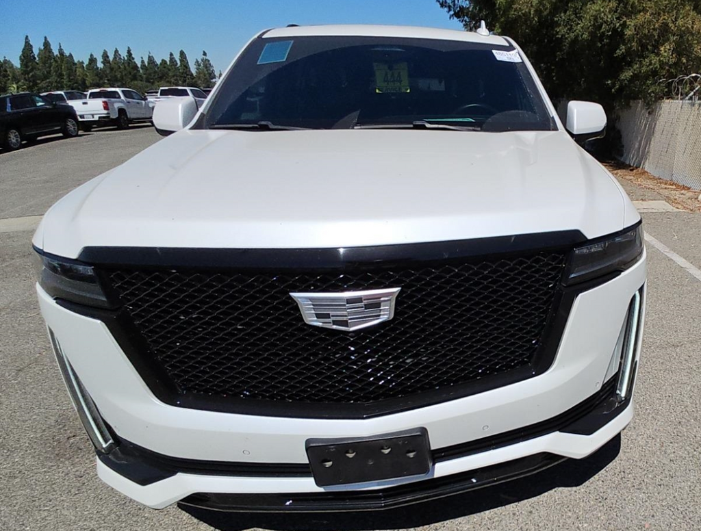 Used 2021 White Cadillac Sport Platinum image 8