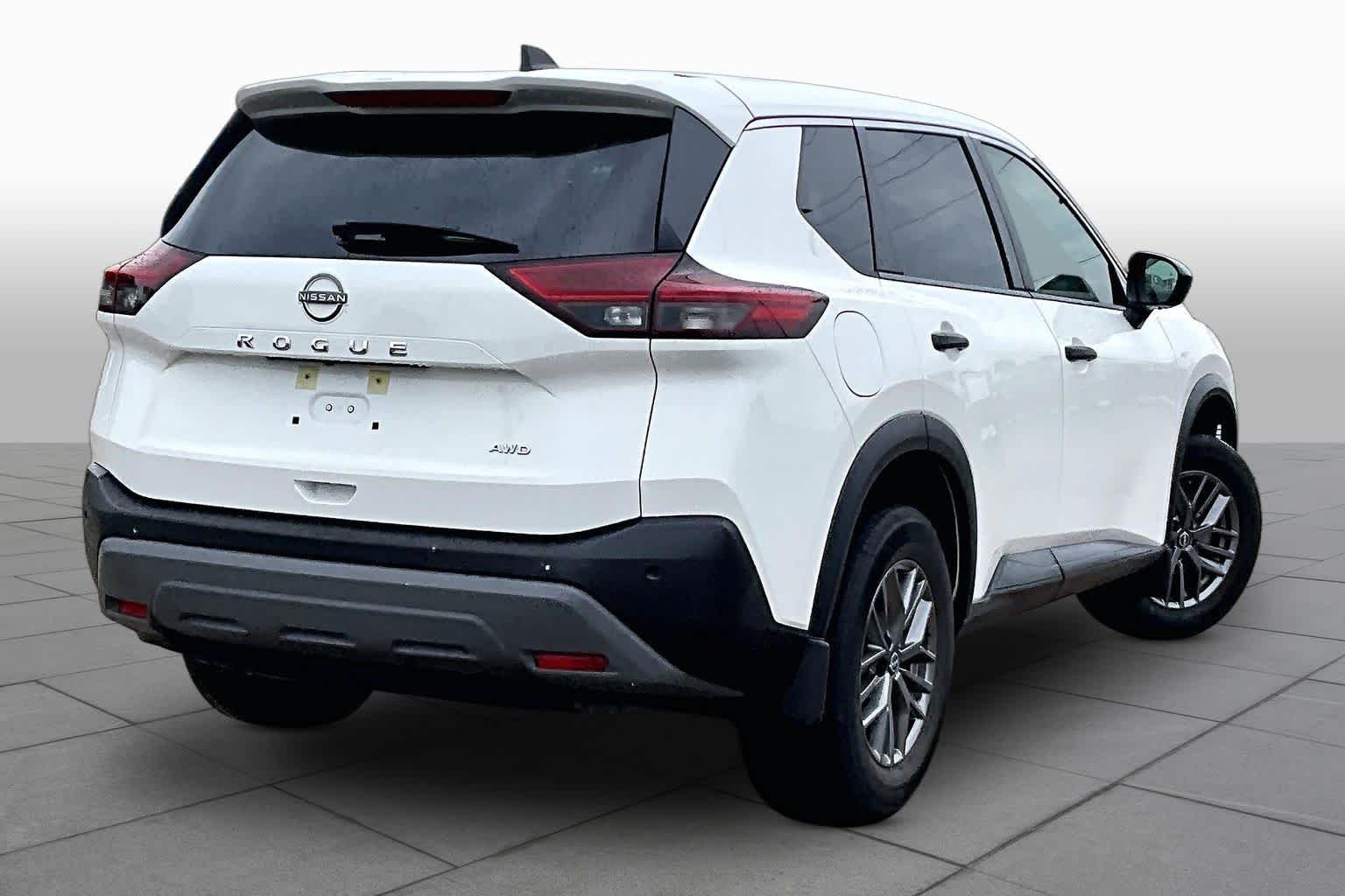 Used 2023 Glacier White Nissan S image 13