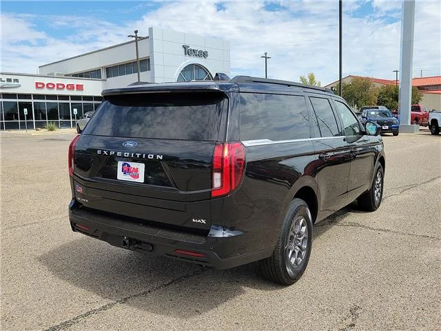 Used 2025 Agate Black Metallic Ford Active 4x2 image 3
