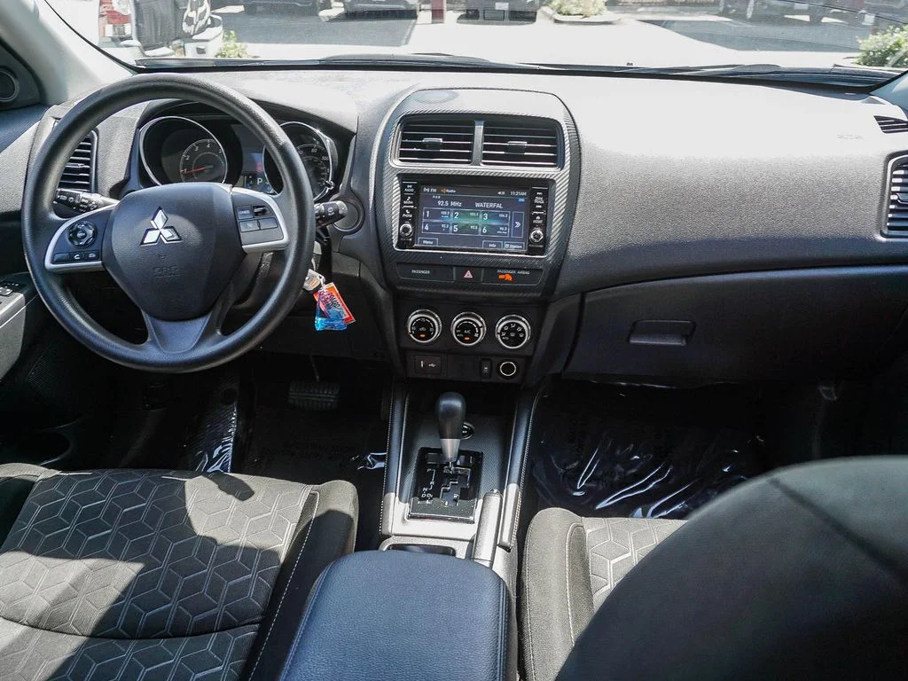 Used 2024 Silver Mitsubishi 2.0 ES image 14