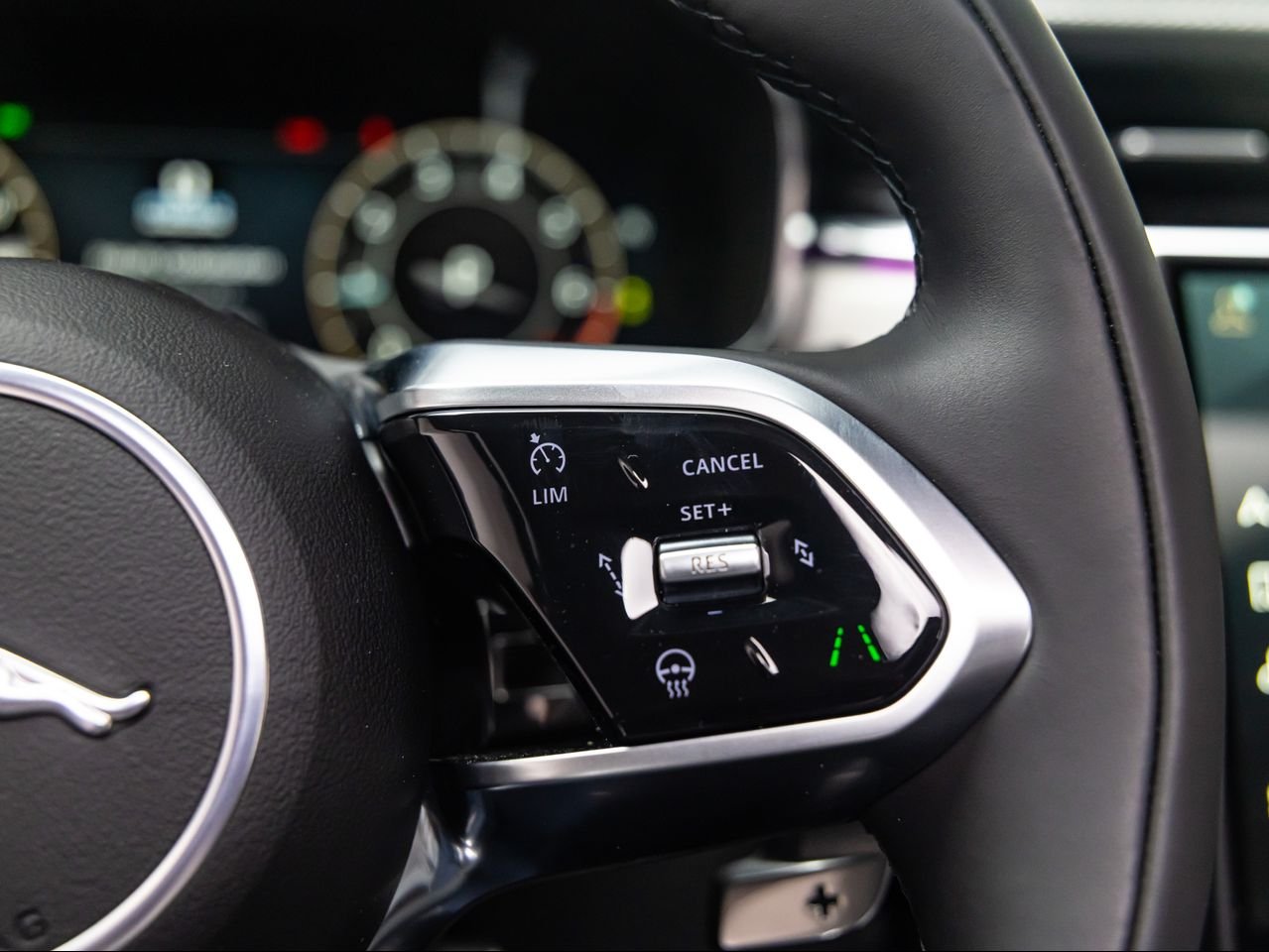 2026 Jaguar F-Pace R-Dynamic S - Photo 22