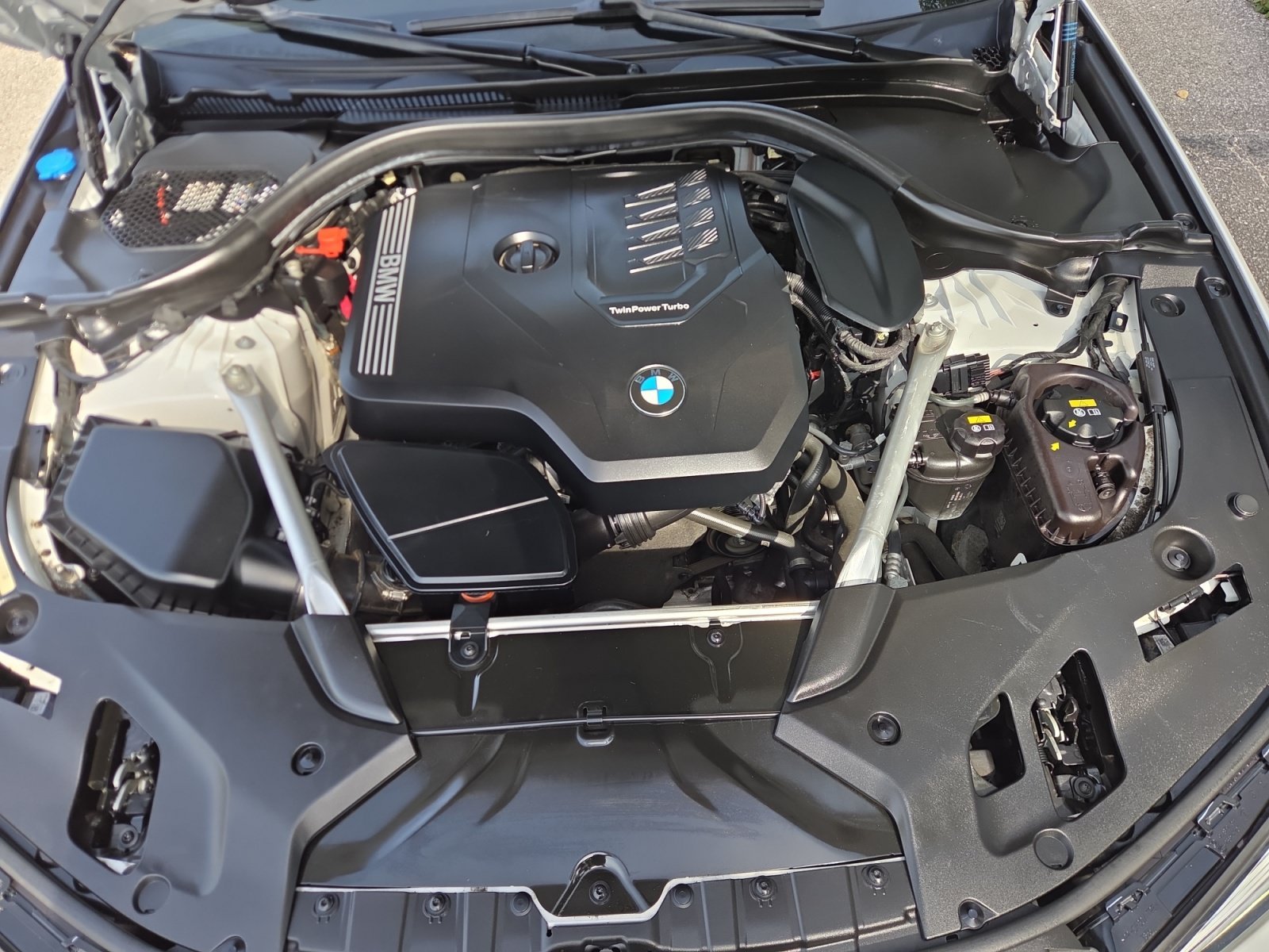 2022 BMW 5 Series 530i - Photo 18