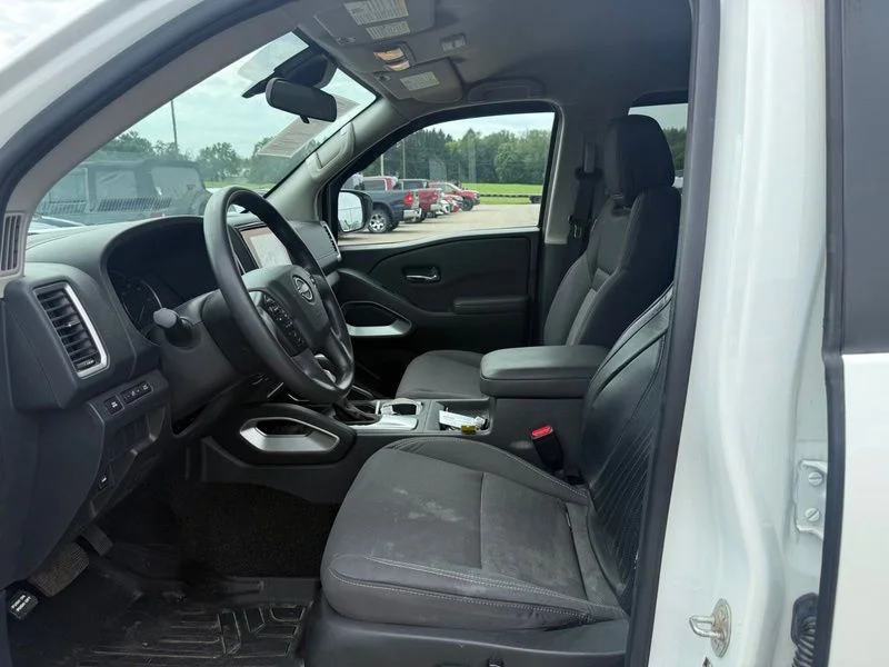 Used 2022 White Nissan SV image 4