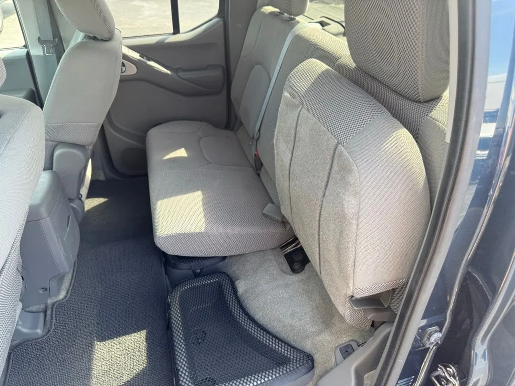 Used 2013 Blue Nissan SV image 34