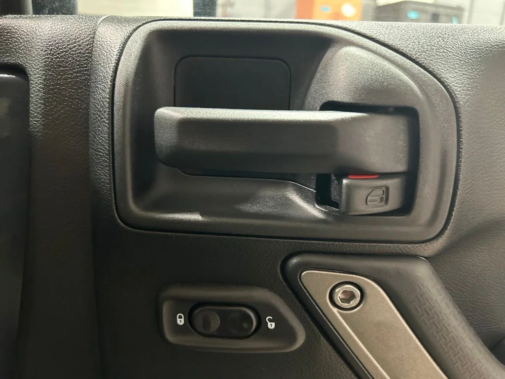Used 2018 Gray Jeep Unlimited Sport image 24
