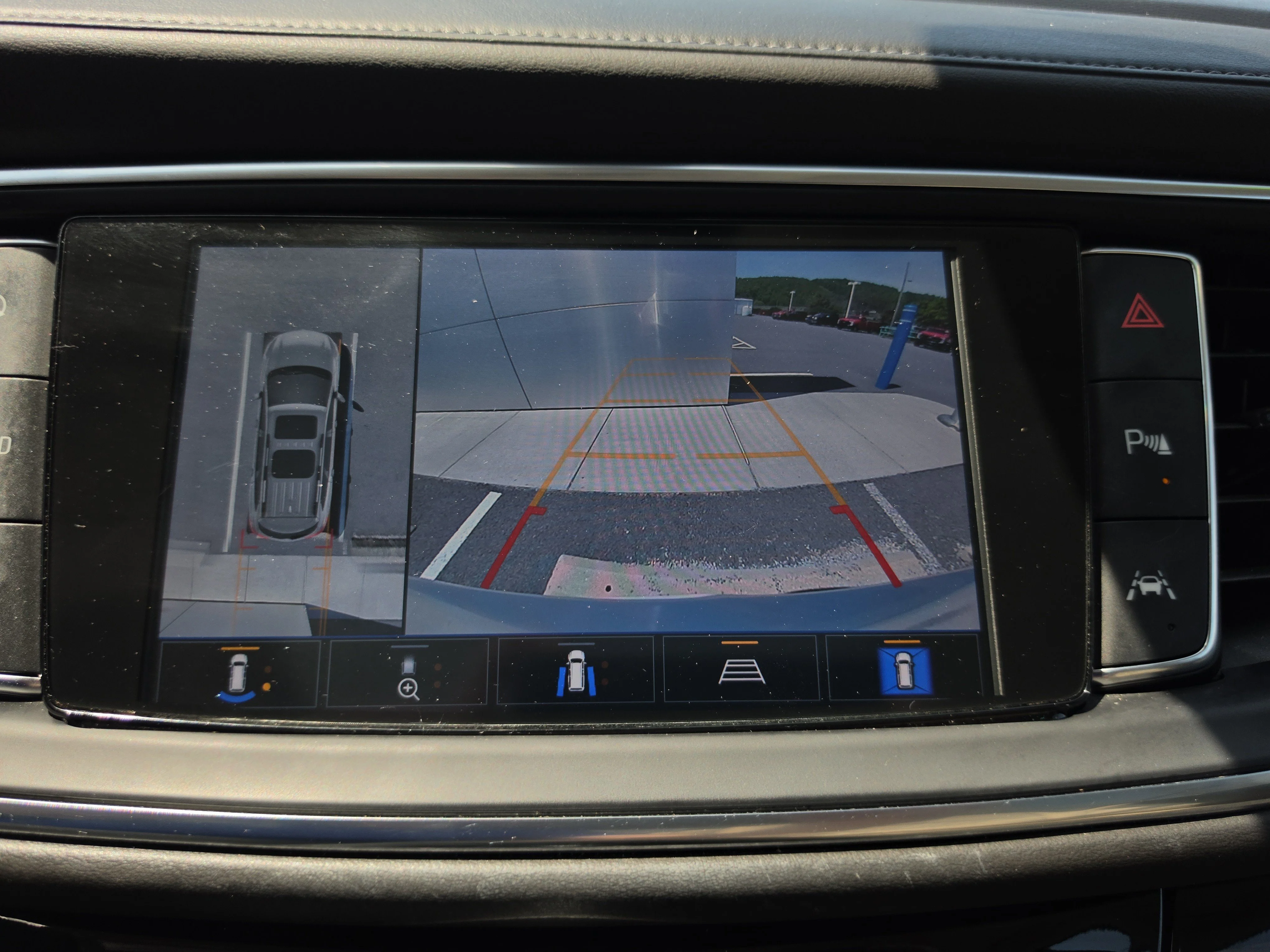 Used 2023 White Frost Tricoat Buick Avenir image 29