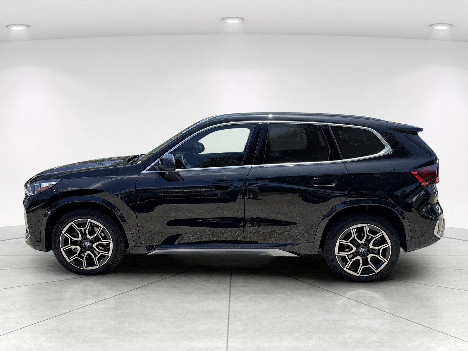 New 2026 Black Sapphire Metallic BMW xDrive28i image 7