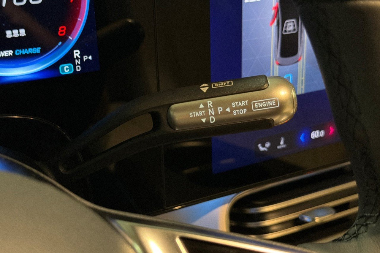 New 2027 Polar White Mercedes-Benz CLA 220 Hybrid FWD image 19