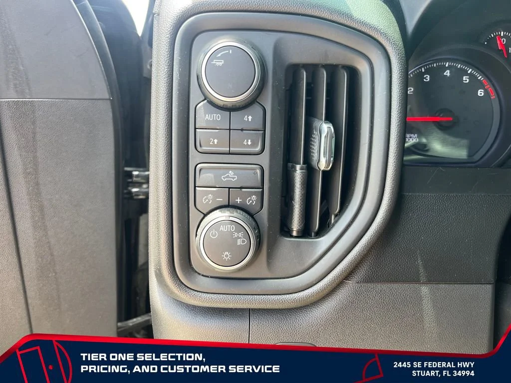 Used 2019 BLACK Chevrolet Custom Trail Boss image 18
