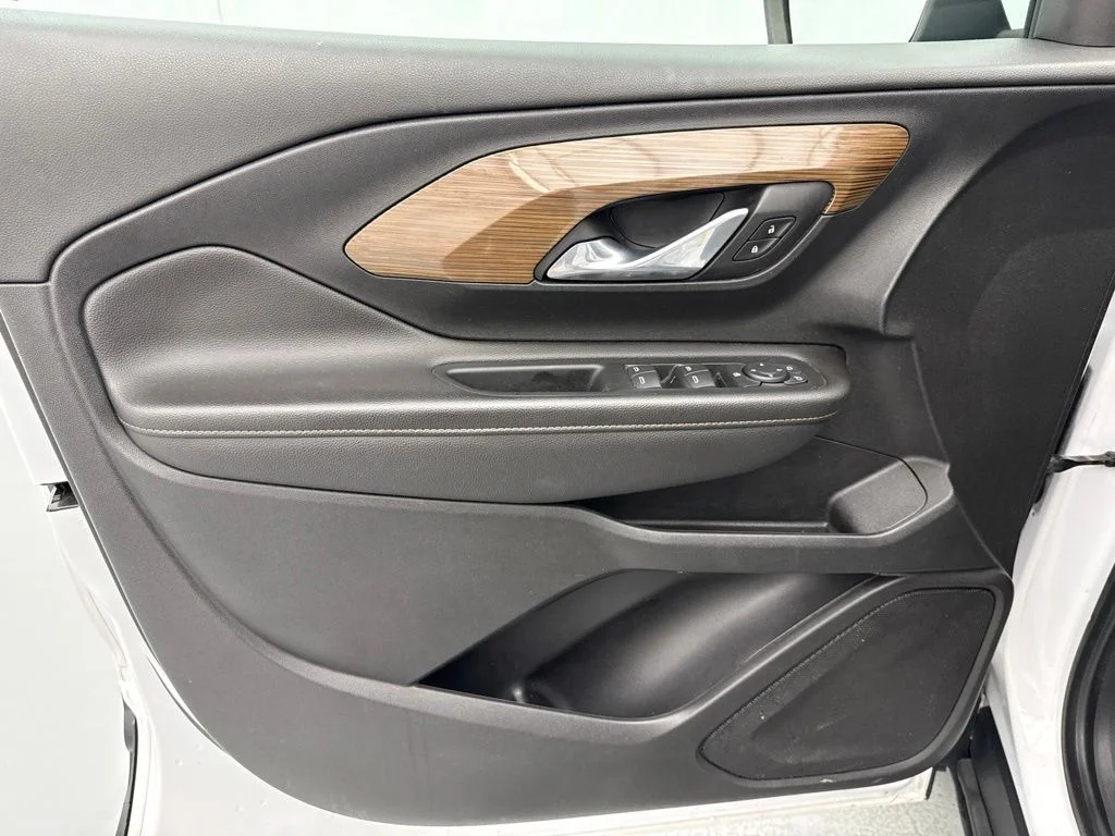 Used 2020 Summit White GMC SLE image 19