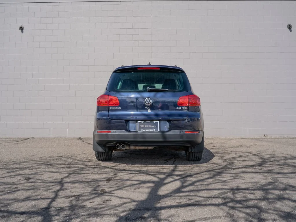 Used 2015 Blue Volkswagen SE image 6