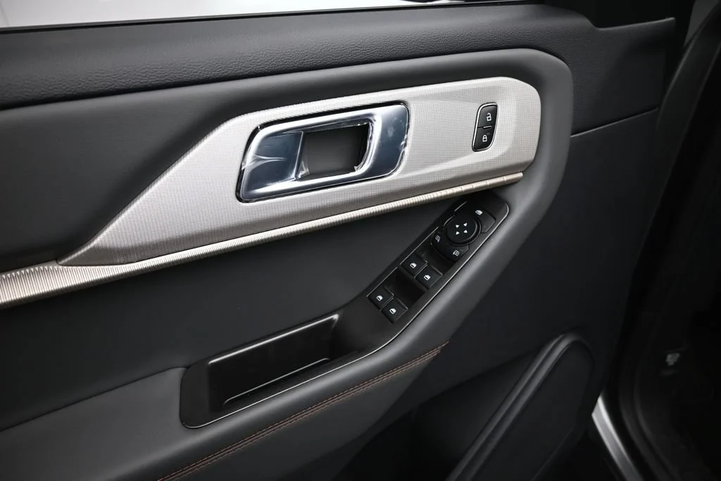 New 2027 Carbonized Gray Metallic Ford Active image 10