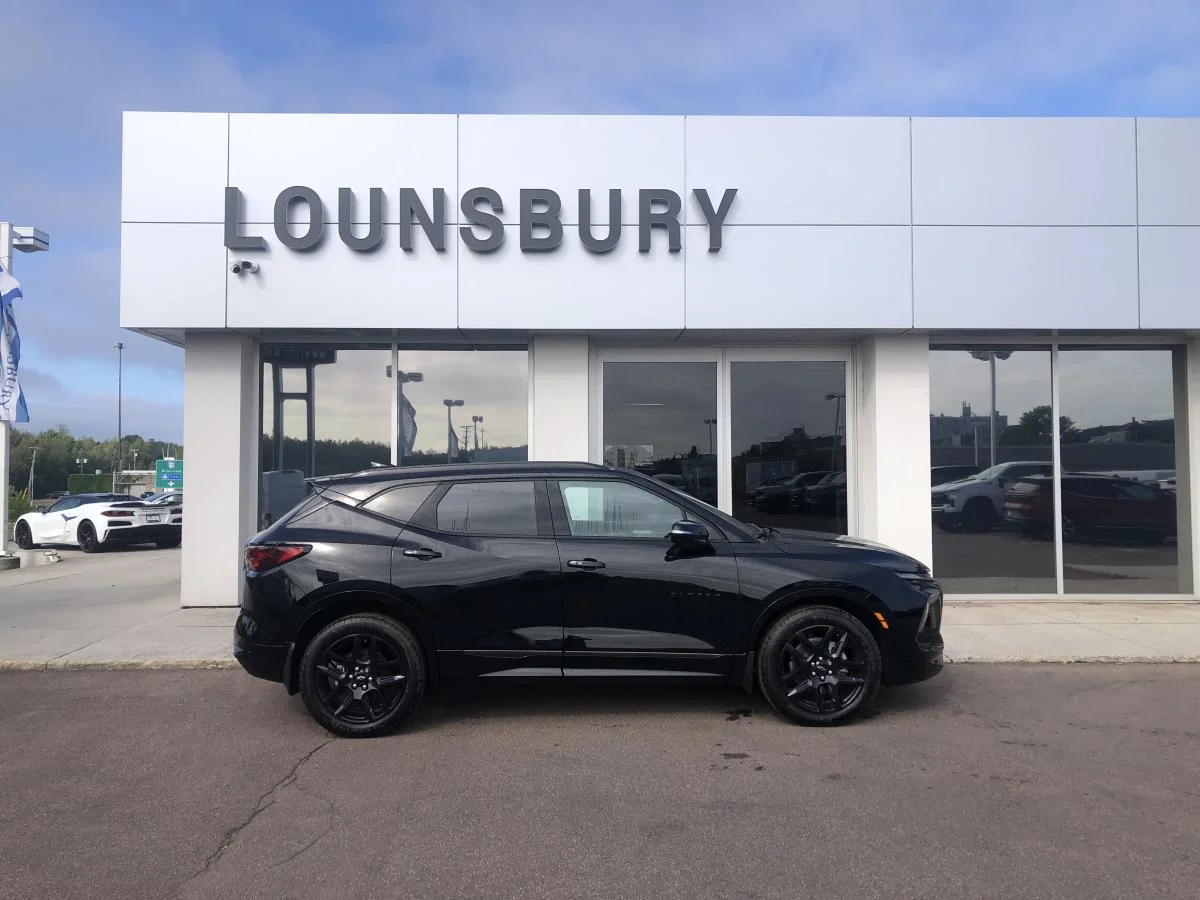 New 2026 Black Chevrolet Awd 4dr Rs image 2