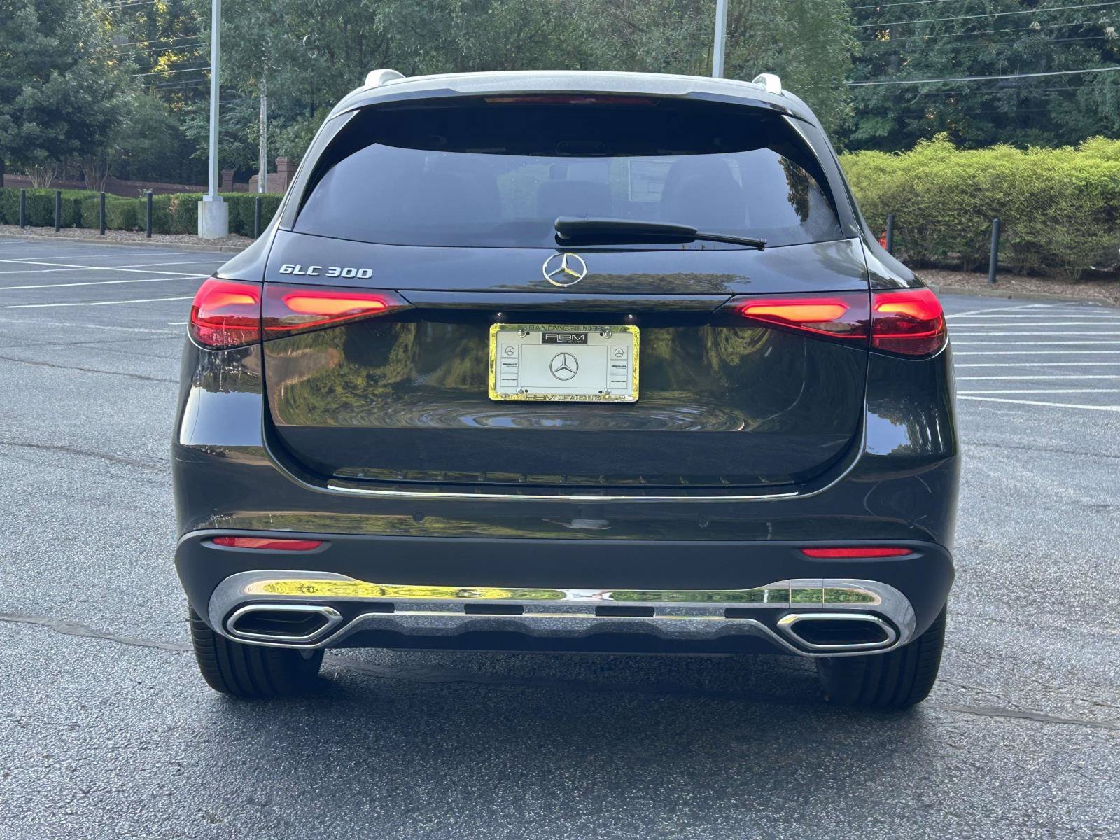 New 2027 Graphite Grey Metallic Mercedes-Benz GLC 300 SUV image 7