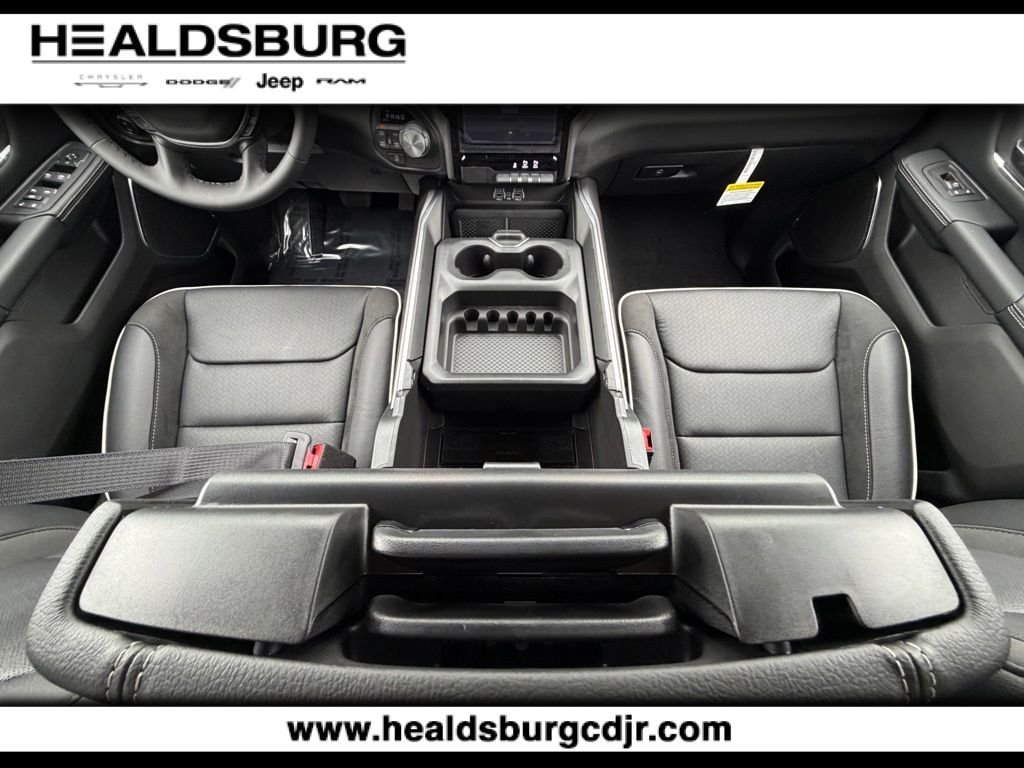 New 2026 Diamond Black Crystal Pearl-Coat Exterior Paint RAM Laramie image 24