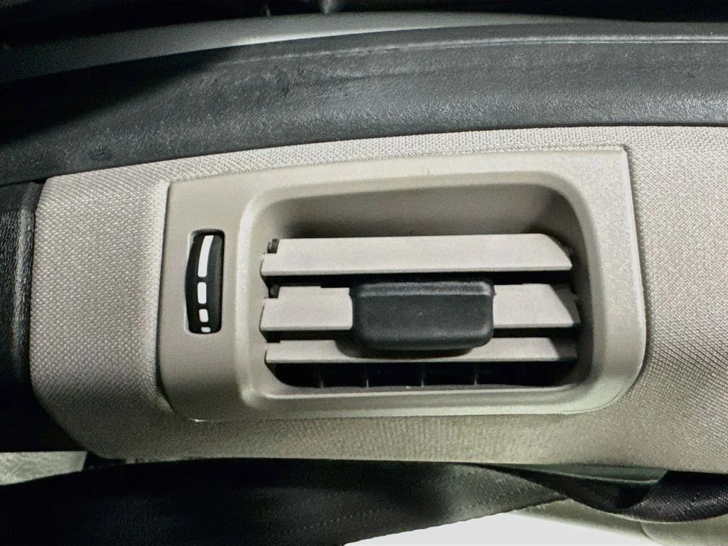 Used 2014 Silver Volvo  image 30