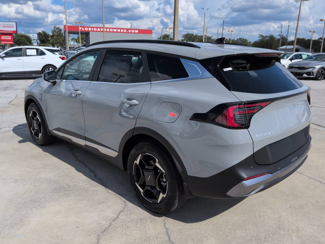 New 2027 Wolf Gray Kia EX image 6