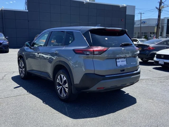 Certified Used 2022 Gun Metallic Nissan SV image 6