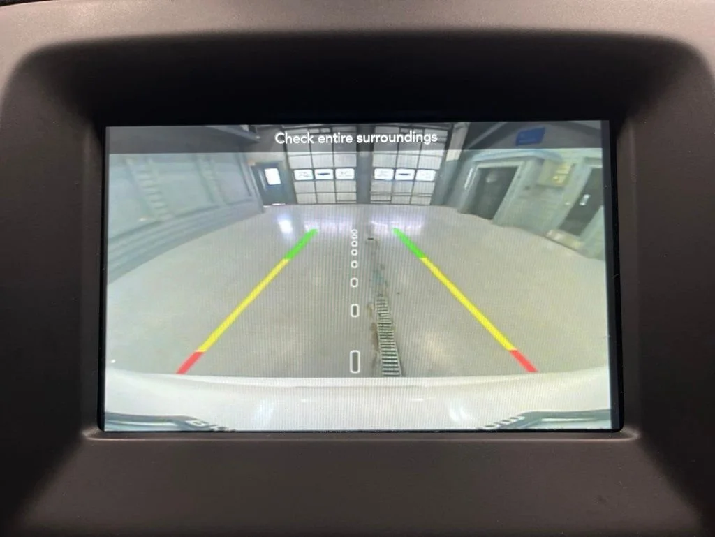 Used 2019 White Clearcoat Jeep Latitude image 27