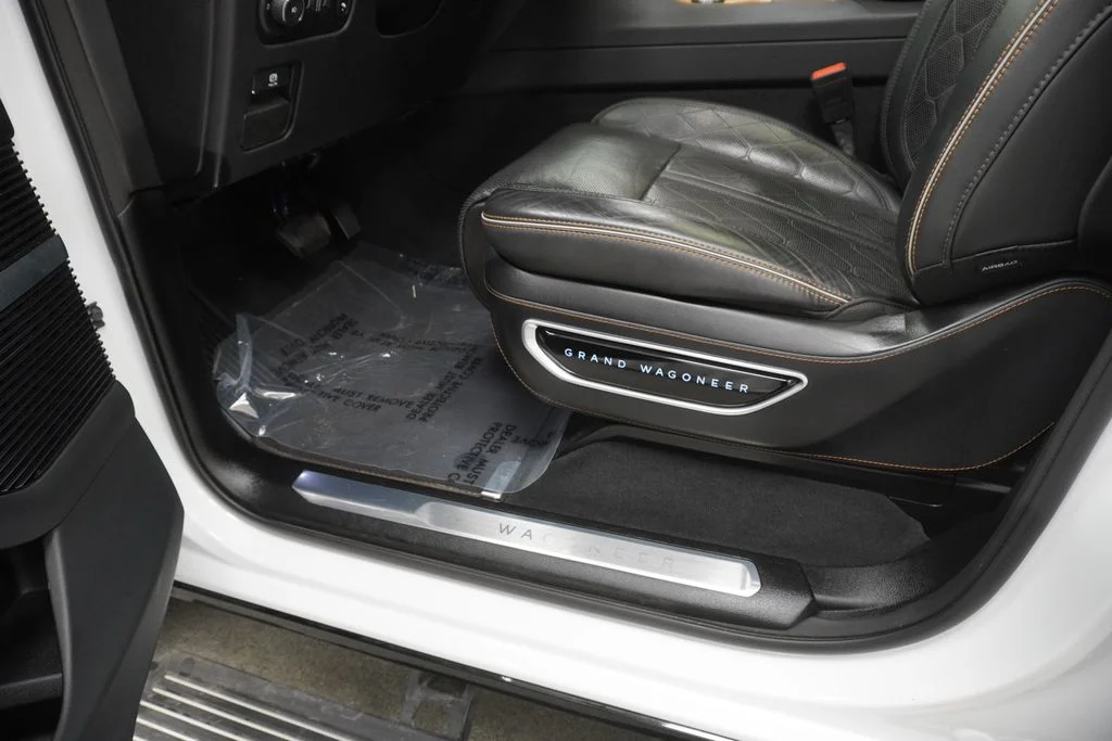 Used 2023 White Jeep Series III image 43