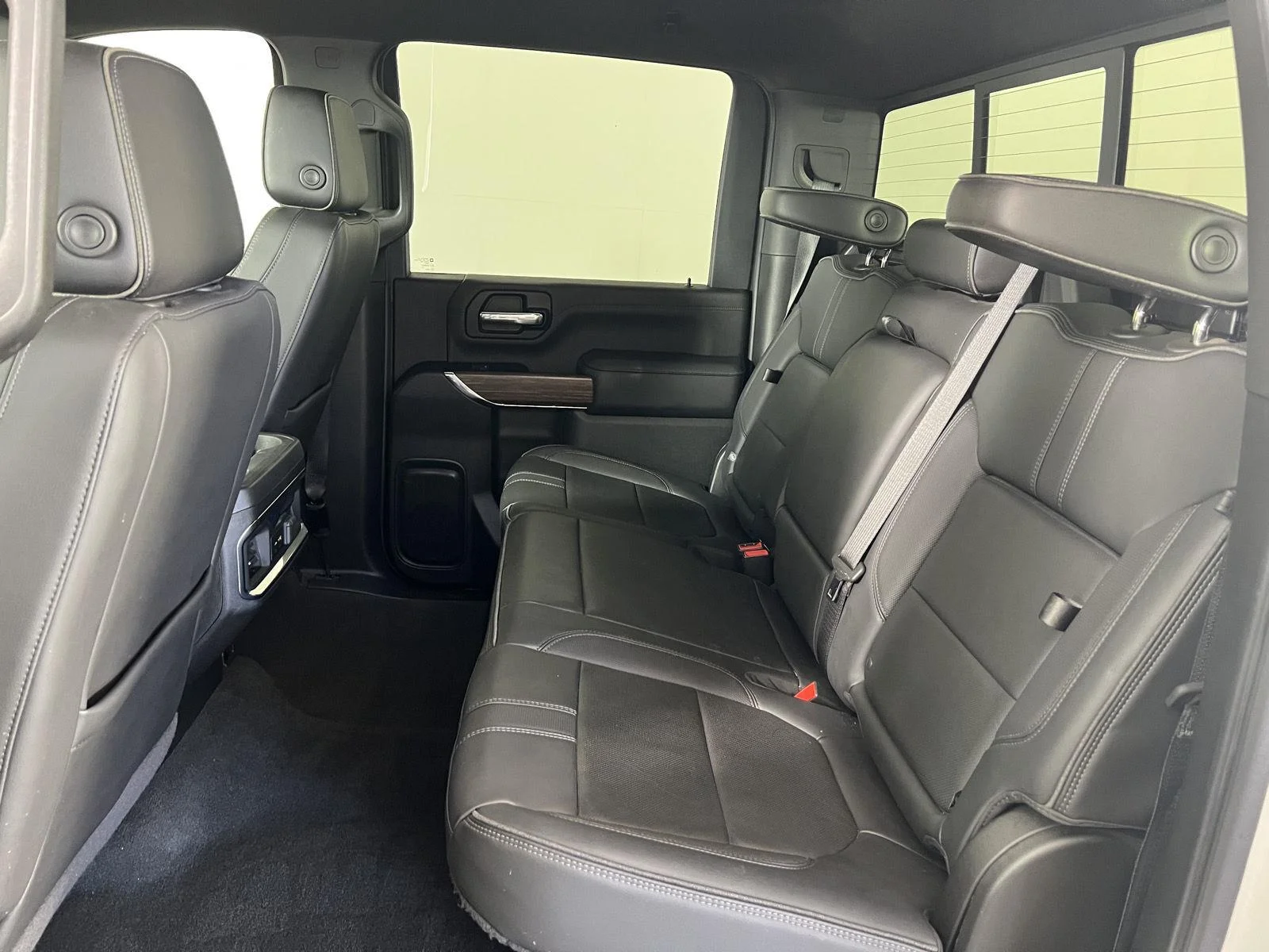 Used 2022 SUMMIT WHITE Chevrolet High Country image 19