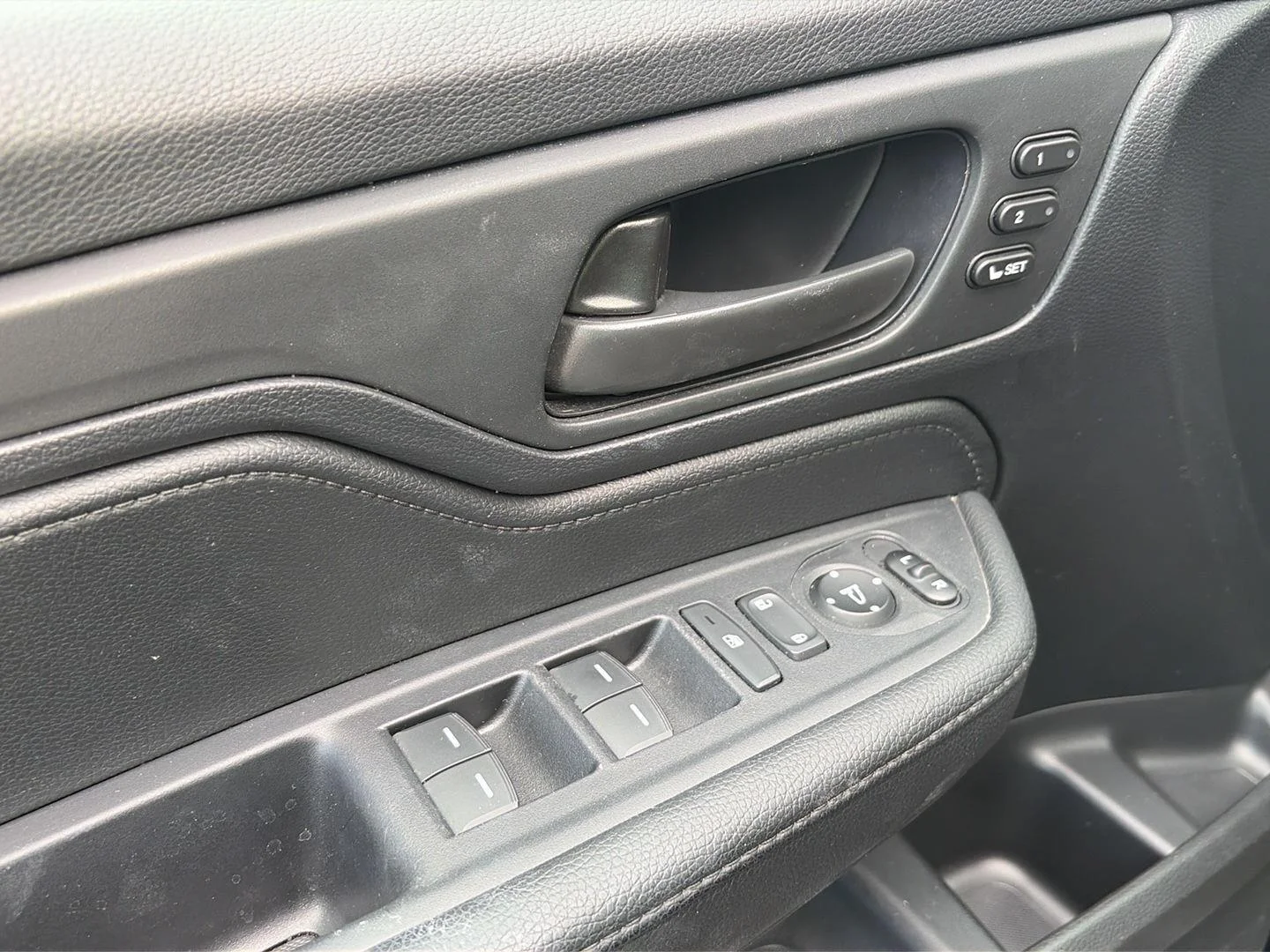 Used 2025  Honda EX-L image 8
