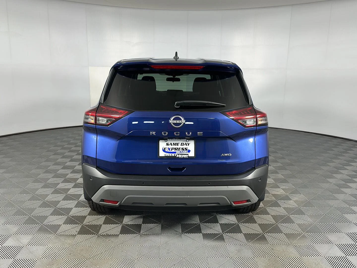 Used 2022 Caspian Blue Metallic Nissan S image 8