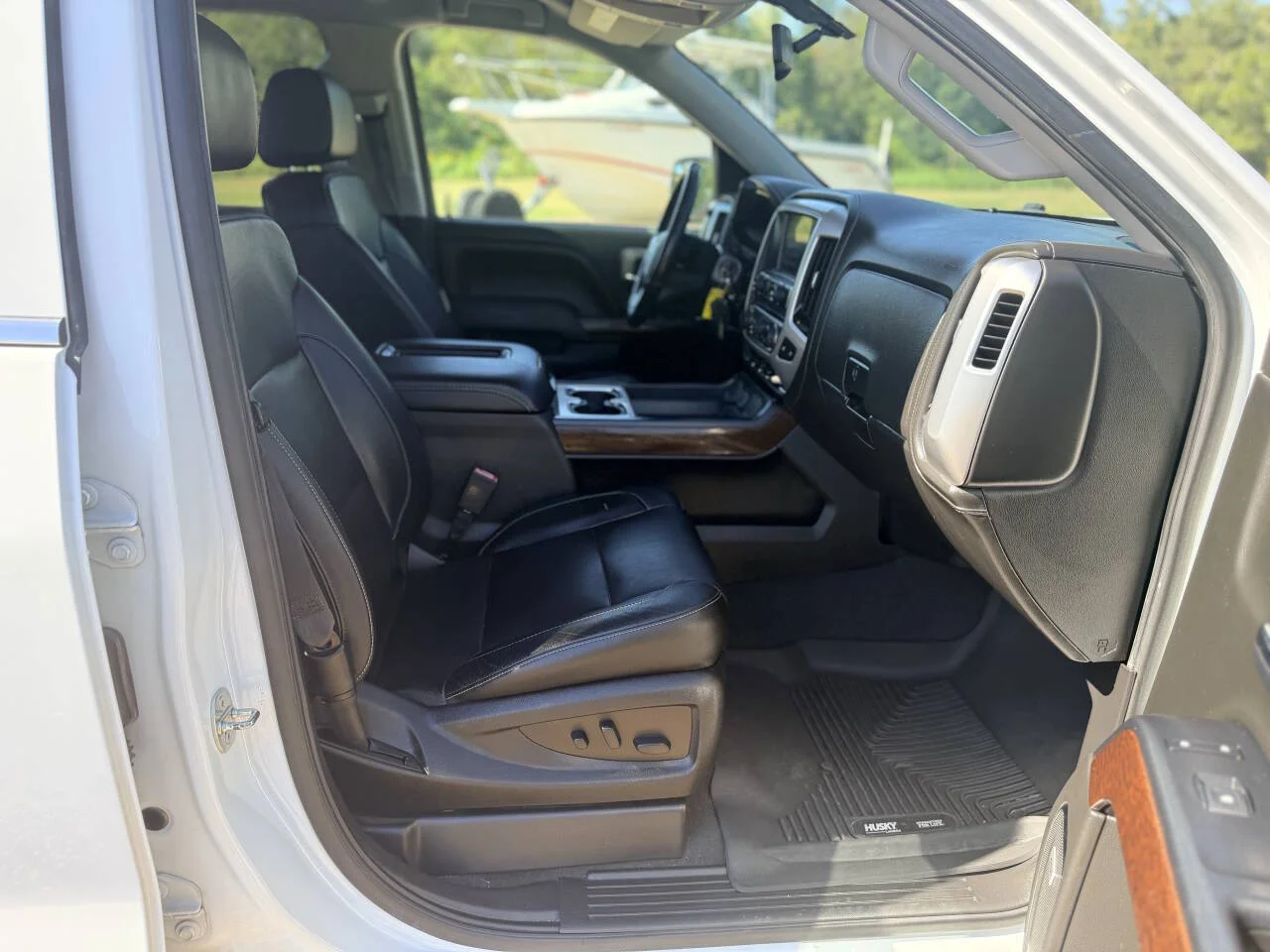 Used 2018 White GMC SLT 4x2 4dr Crew Cab 5.8 ft. SB image 16