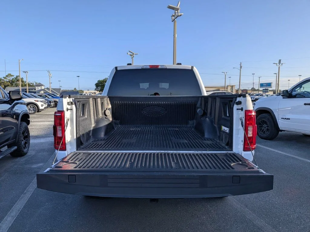 Certified Used 2023 Oxford White Ford XLT image 9