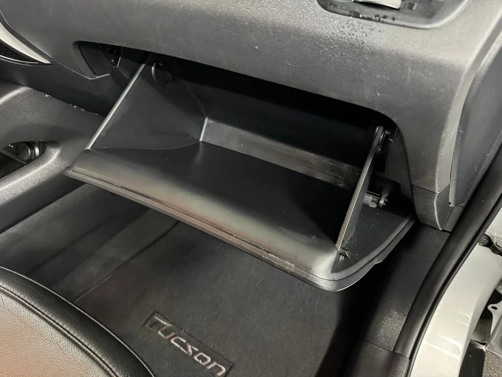 Used 2014 Silver Hyundai SE image 30