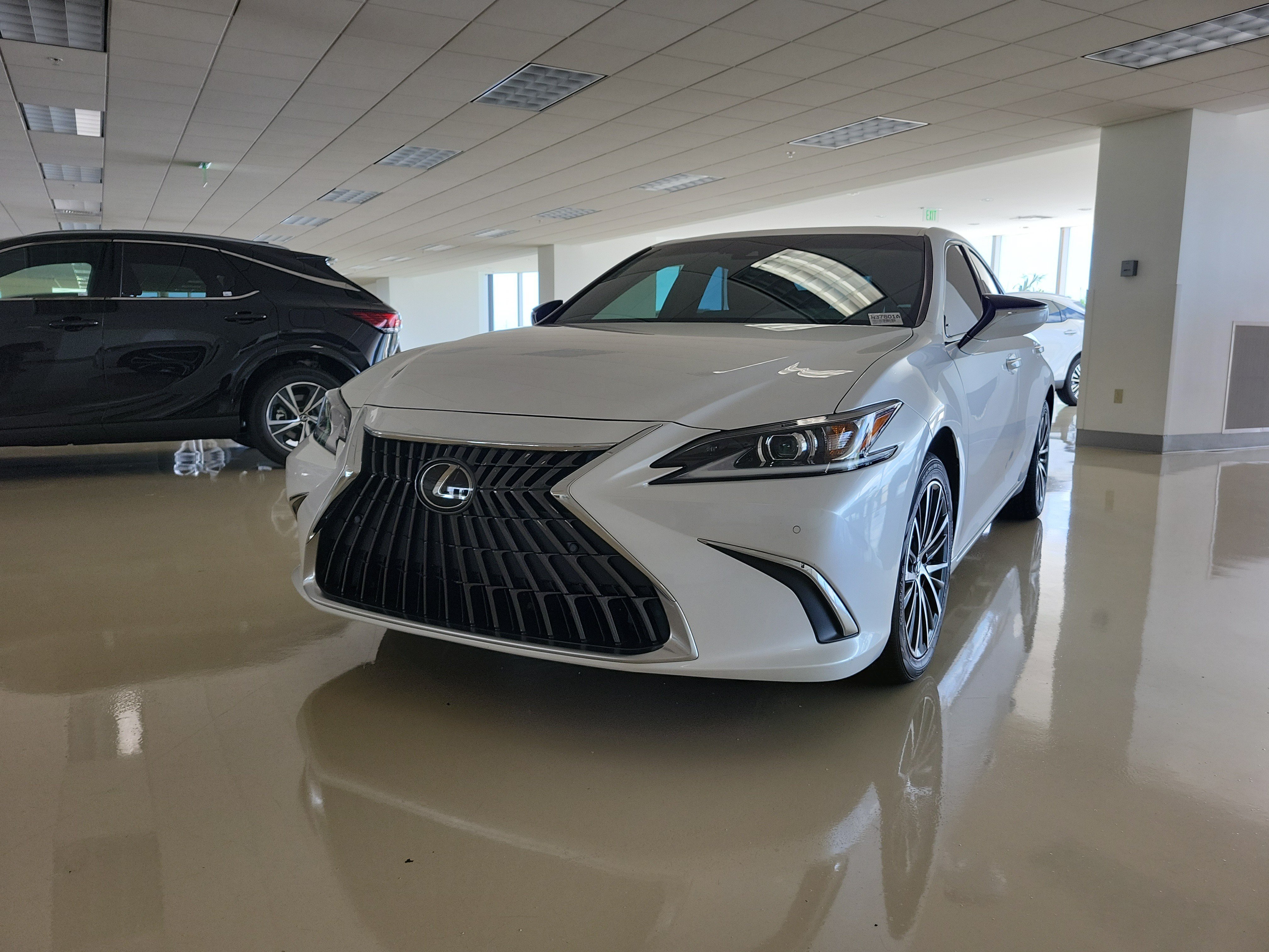 Certified Used 2024 Eminent White Pearl Lexus ES 250 image 5