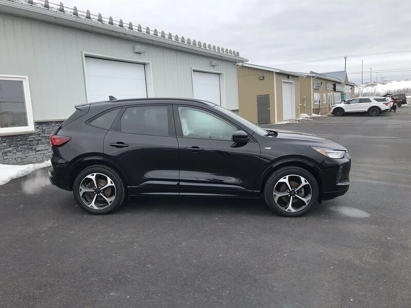 Used 2023 Black Ford ST-Line Select image 3